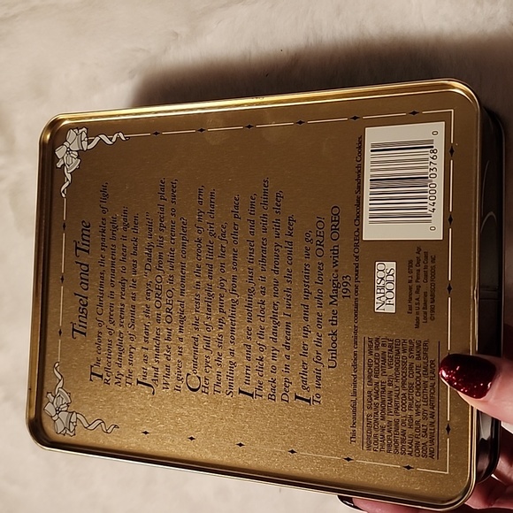 OREO UNLOCK THE MAGIC TIN CHRISTMAS CAN. 1993 - Picture 2 of 7